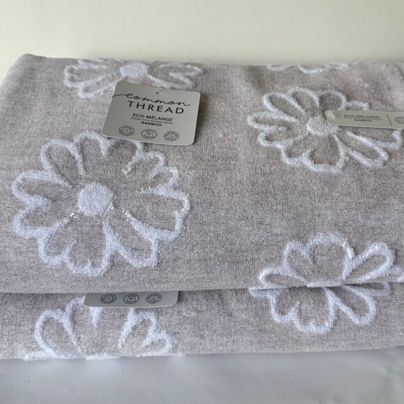 NWT Common Thread ECO-MELANGE  2 Bath towels set - Picture 1 of 5